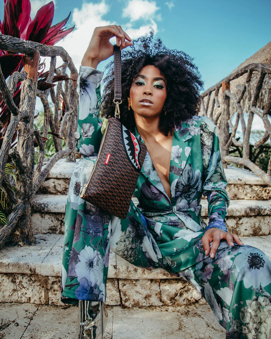 SHARKS IN PARIS CHECK POCHETTE