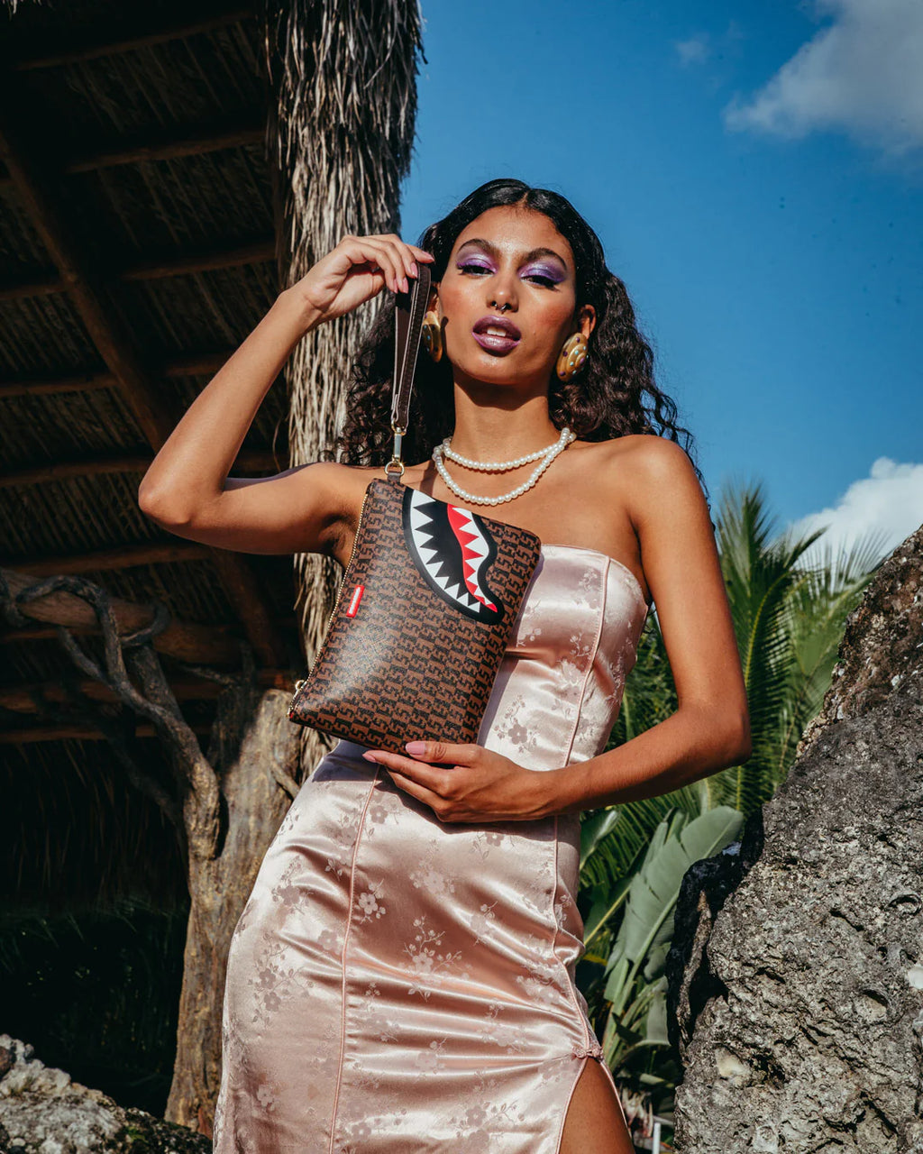 SHARKS IN PARIS CHECK POCHETTE