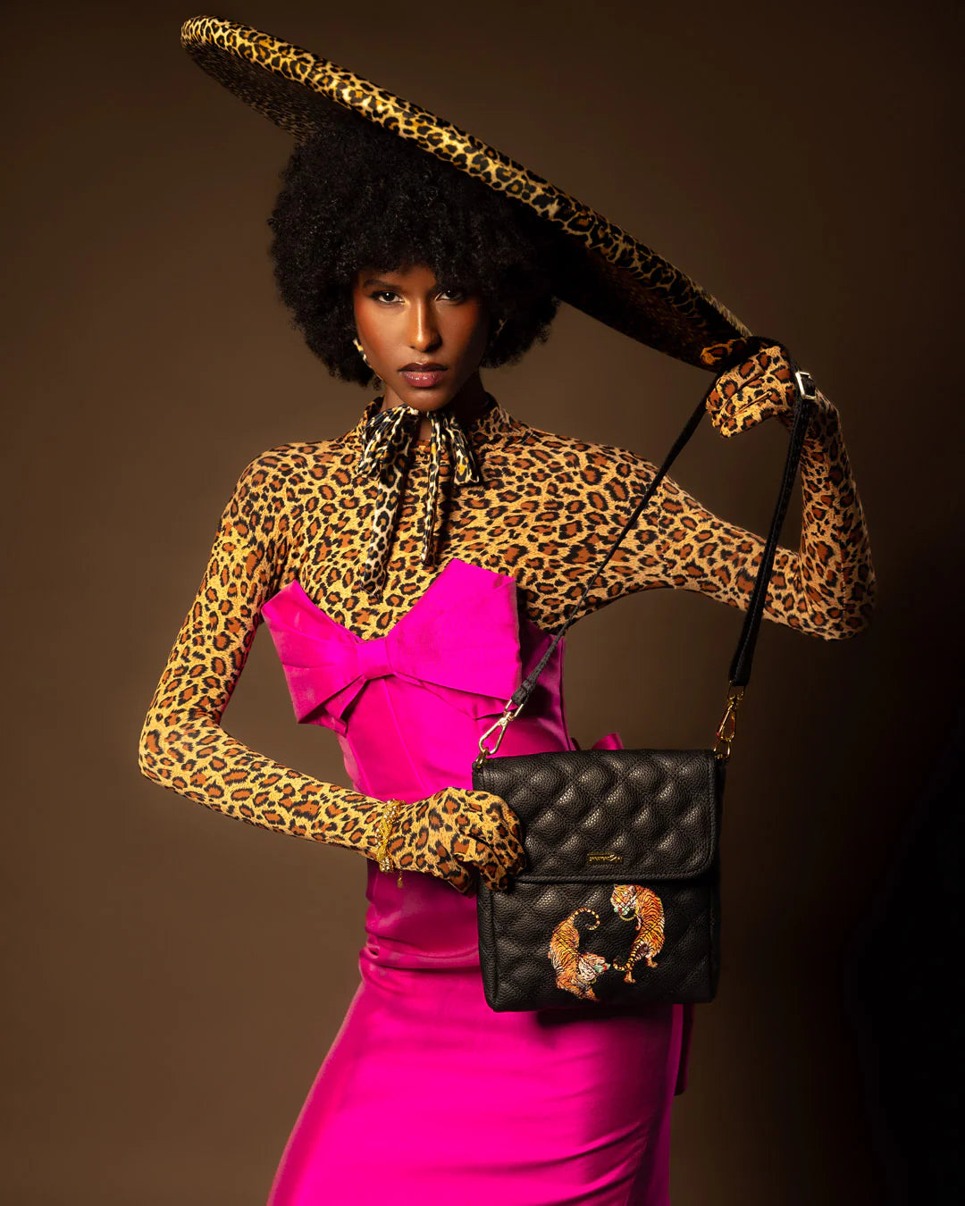 MONEY TIGERS MESSENGER SLING