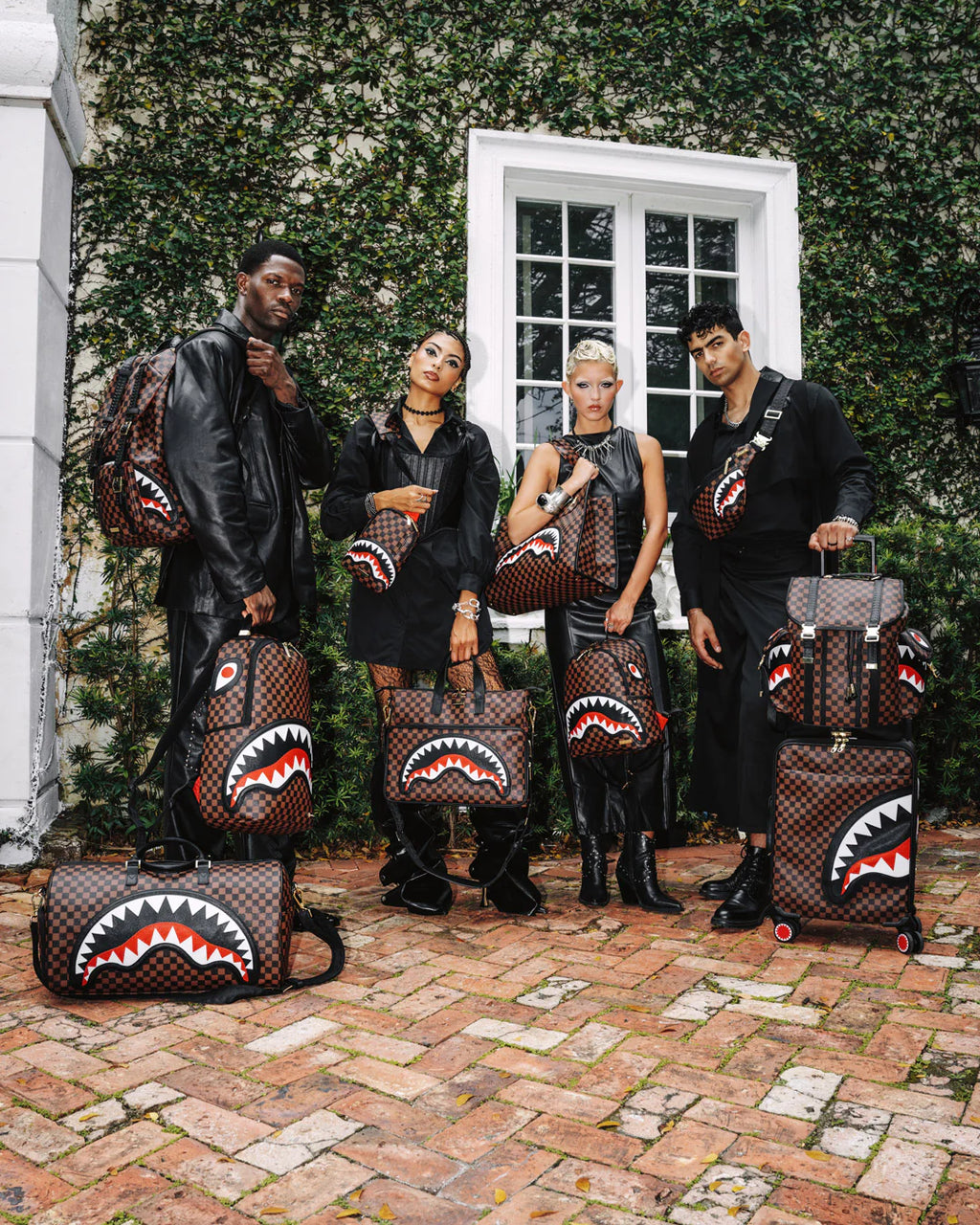 SAWTOOTH SHARKS IN PARIS TORTUGA TOTE