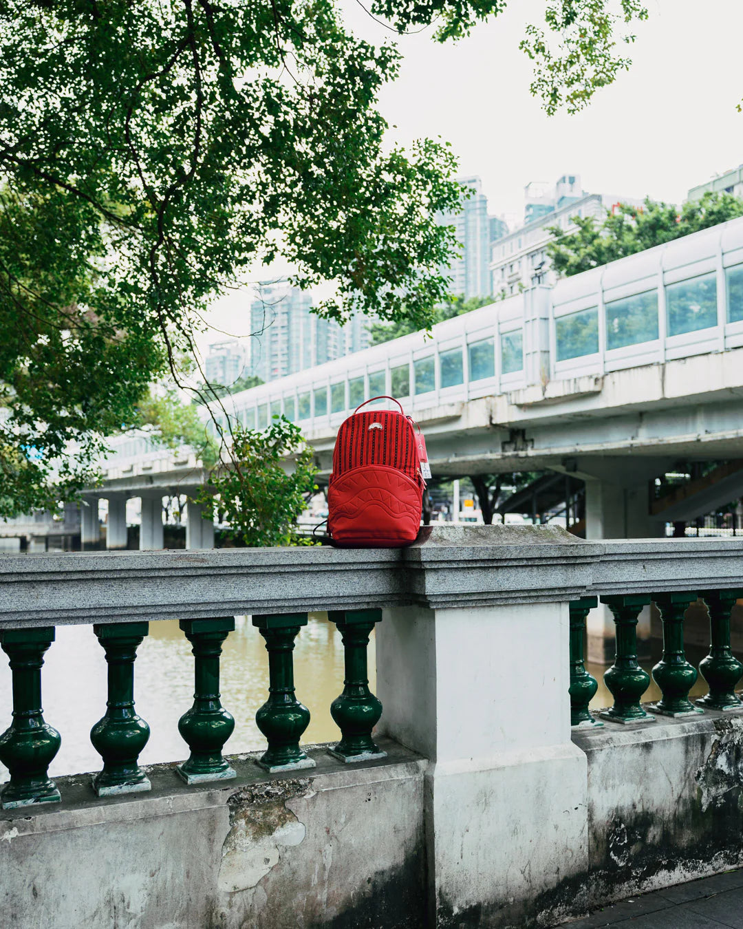 REVERSE SIP 2.0 BACKPACK